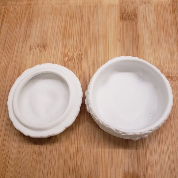 Small White and Gold Rimmed Decorative Container With woman's face design - Picture 6 of 11